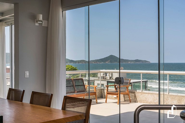 Cobertura com vista para o mar e jacuzzi aquecida