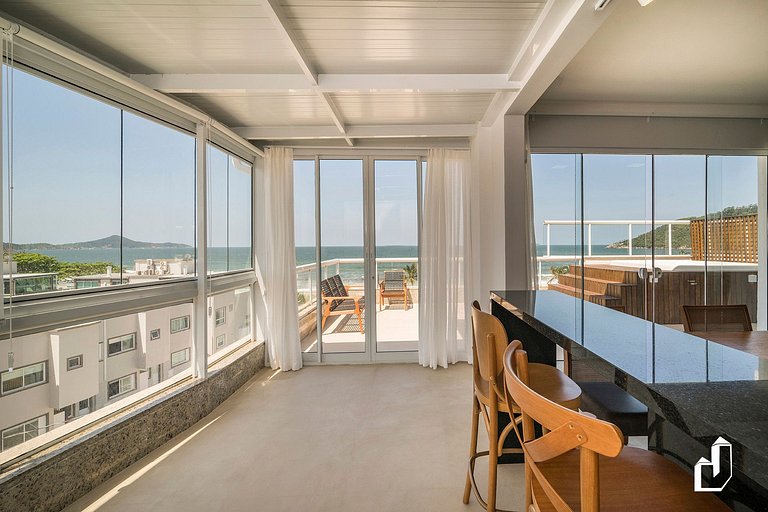 Cobertura com vista para o mar e jacuzzi aquecida
