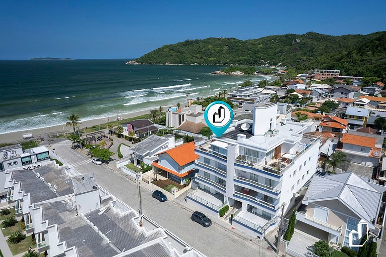 Cobertura com vista para o mar e jacuzzi aquecida