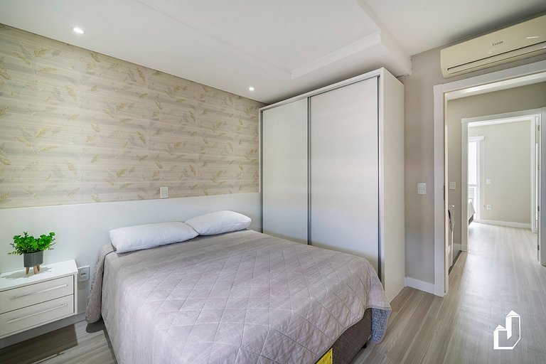 Apartamento pé na areia em Canto Grande | Petit Village