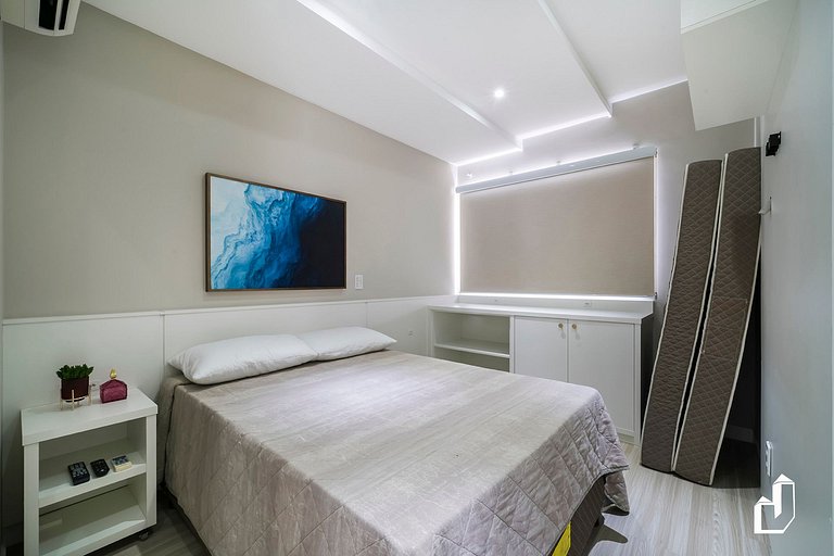 Duplex com piscina à beira mar e 03 suítes