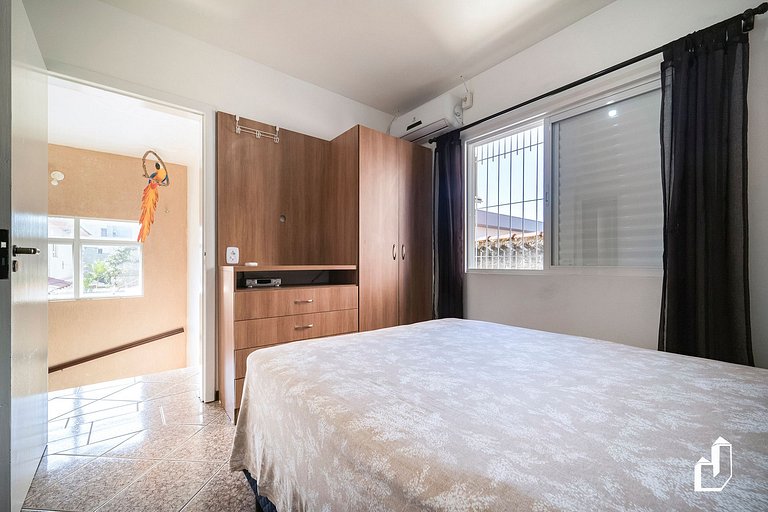 Casa com 3 Dormitórios em Canto Grande - A 50m da Praia