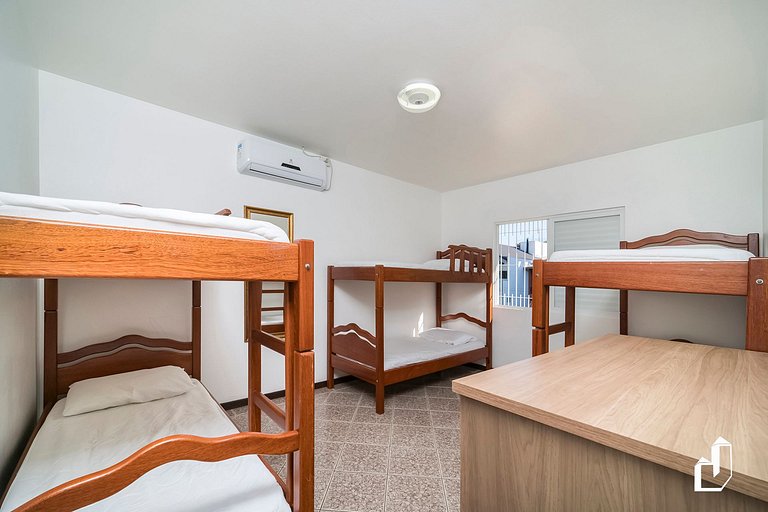 Casa com 3 Dormitórios em Canto Grande - A 50m da Praia
