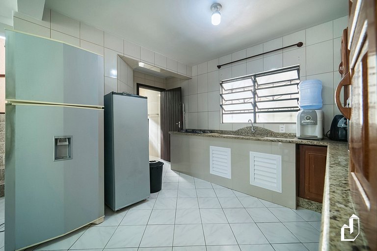 Casa com 3 Dormitórios em Canto Grande - A 50m da Praia