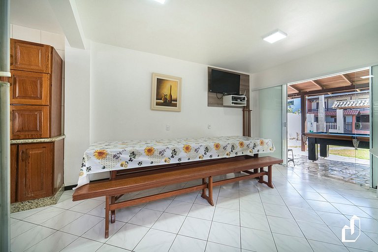 Casa com 3 Dormitórios em Canto Grande - A 50m da Praia