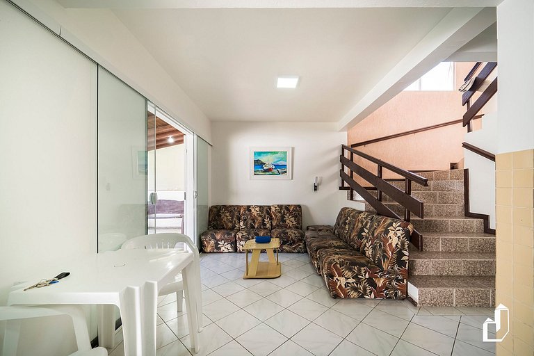Casa com 3 Dormitórios em Canto Grande - A 50m da Praia