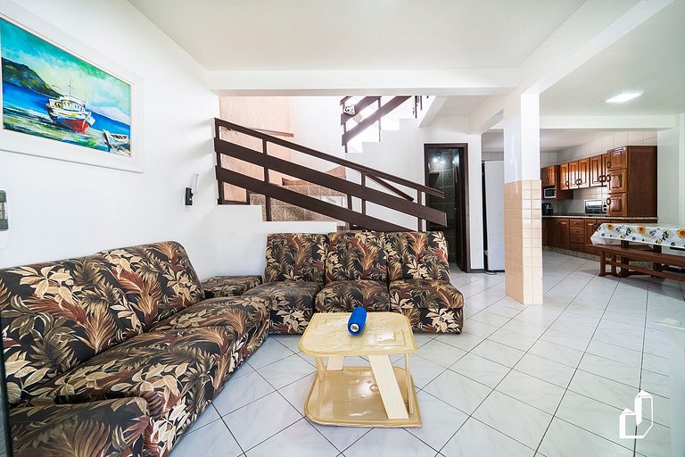 Casa com 3 Dormitórios em Canto Grande - A 50m da Praia
