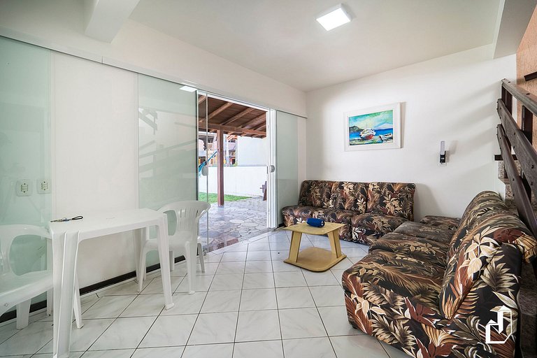 Casa com 3 Dormitórios em Canto Grande - A 50m da Praia