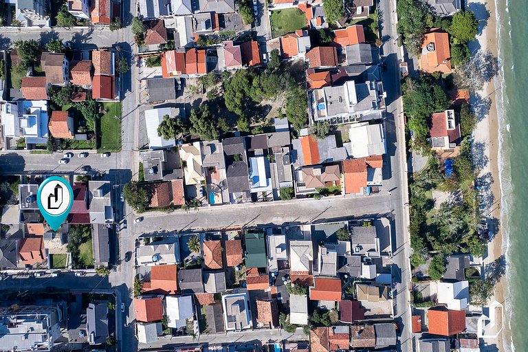 Casa com 3 Dormitórios em Canto Grande - A 50m da Praia