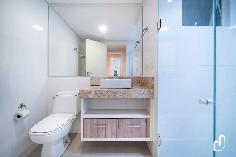 Kremer Residence: Apto 202 amplo próximo ao mar