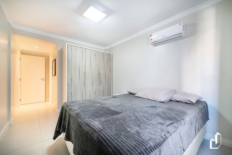 Kremer Residence: Apto 202 amplo próximo ao mar