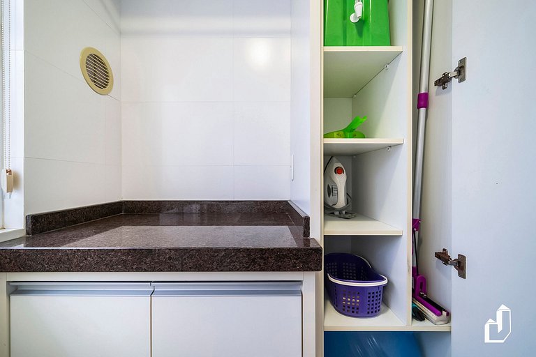 Kremer Residence: Apto 202 amplo próximo ao mar