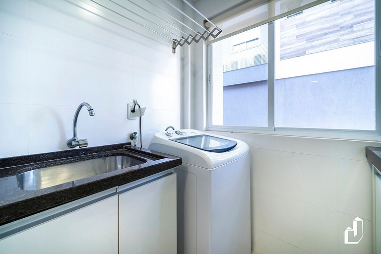 Kremer Residence: Apto 202 amplo próximo ao mar