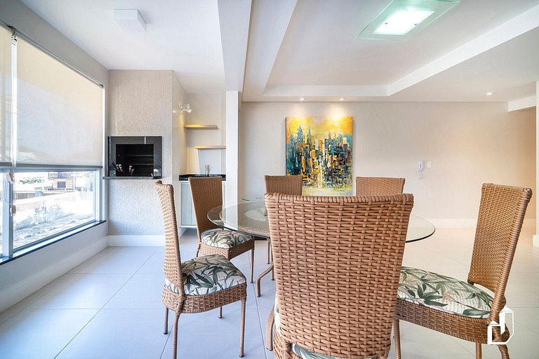 Kremer Residence: Apto 202 amplo próximo ao mar