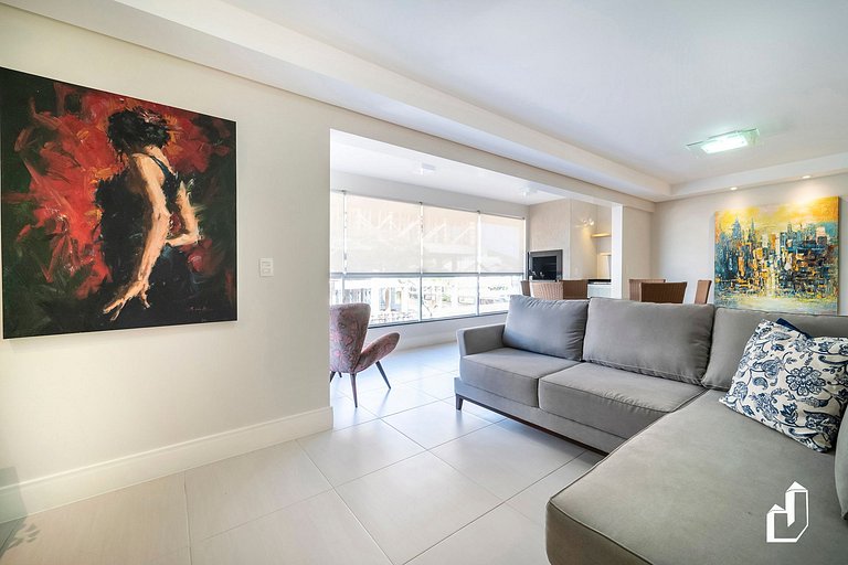 Kremer Residence: Apto 202 amplo próximo ao mar