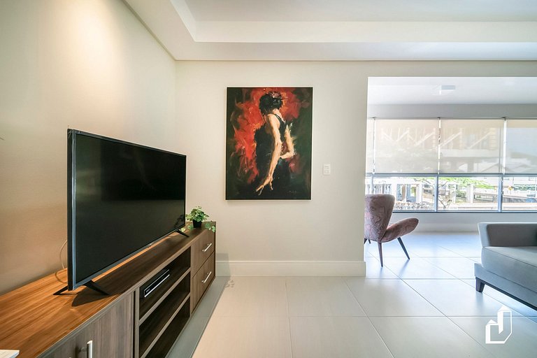 Kremer Residence: Apto 202 amplo próximo ao mar