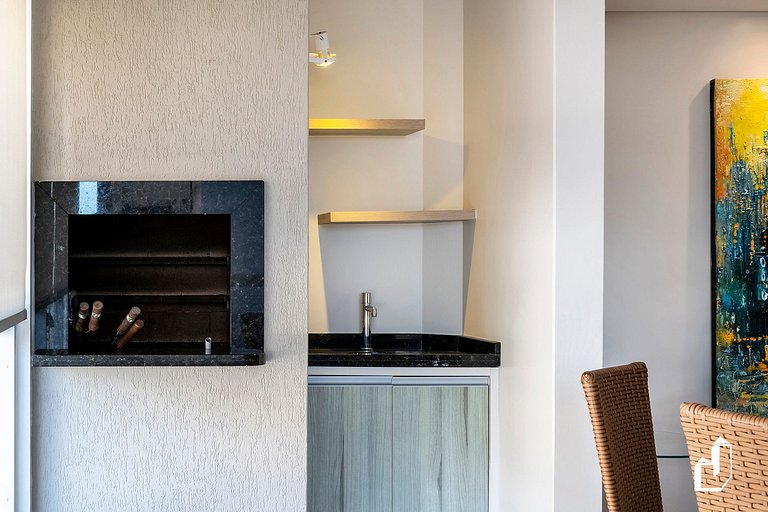 Kremer Residence: Apto 202 amplo próximo ao mar