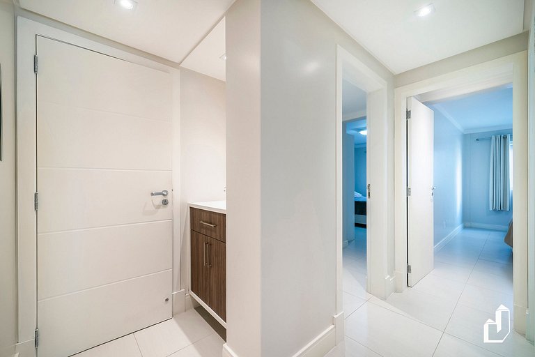 Kremer Residence: Apto 202 amplo próximo ao mar