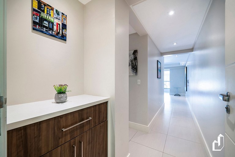 Kremer Residence: Apto 202 amplo próximo ao mar