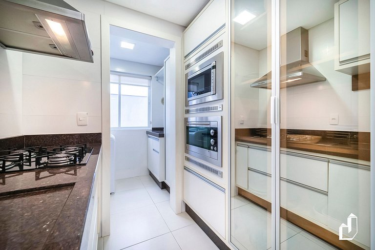 Kremer Residence: Apto 202 amplo próximo ao mar