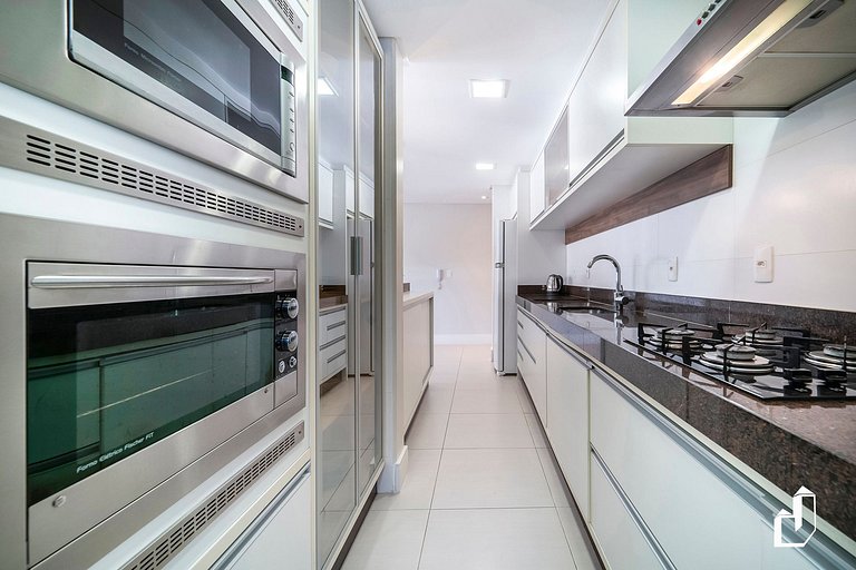 Kremer Residence: Apto 202 amplo próximo ao mar