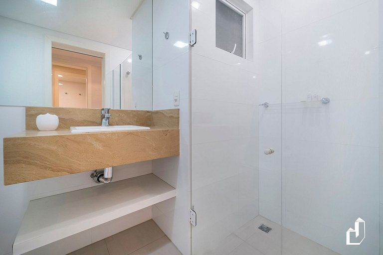 Apartamento com 02 dormitórios em Canto Grande