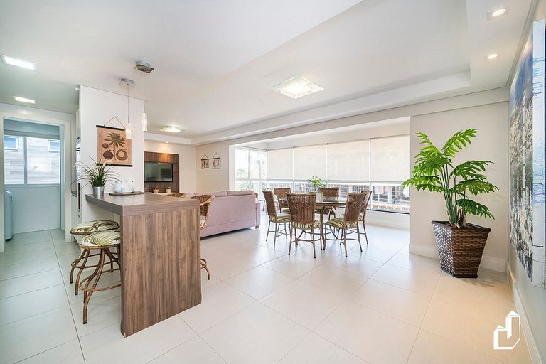 Apartamento com 02 dormitórios em Canto Grande