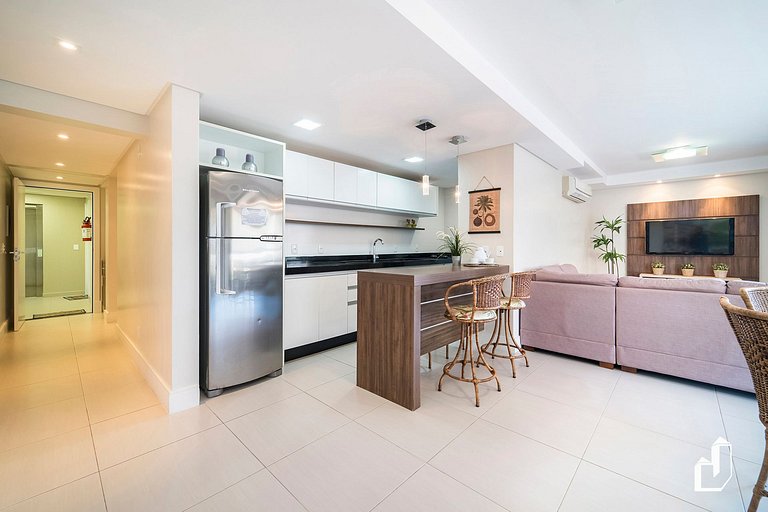 Apartamento com 02 dormitórios em Canto Grande