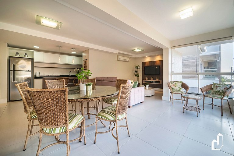 Apartamento com 02 dormitórios em Canto Grande