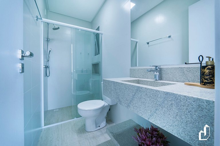 Cobertura duplex com 03 suítes e piscina privativa