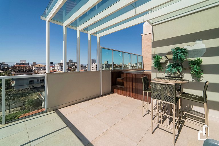 Cobertura duplex com 03 suítes e piscina privativa