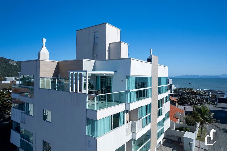 Cobertura duplex com 03 suítes e piscina privativa