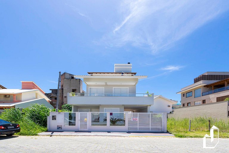 Casa com 05 dormitórios