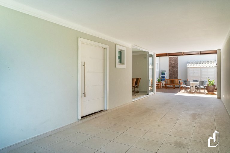 Casa com 05 dormitórios