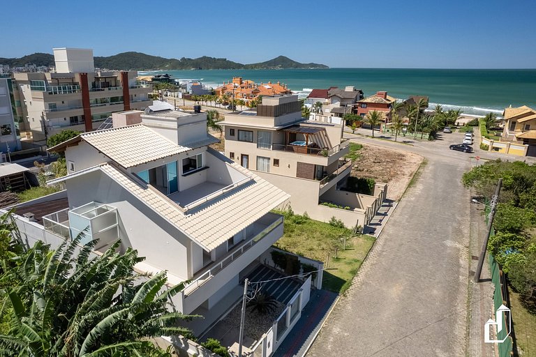 Casa com 05 dormitórios