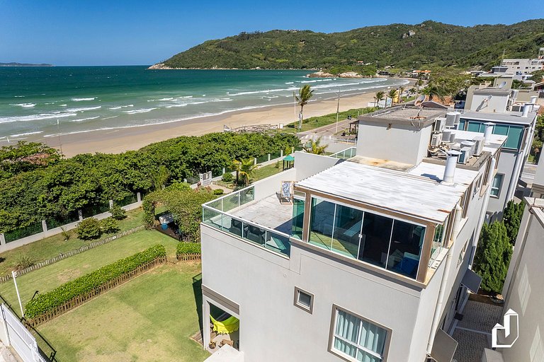 Petit Village, frente ao mar com três suítes