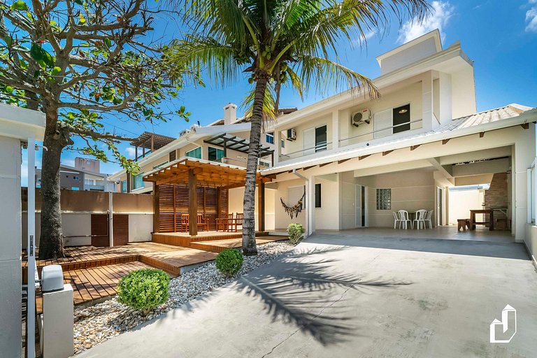 Casa com 03 dormitórios perfeita para você e sua família