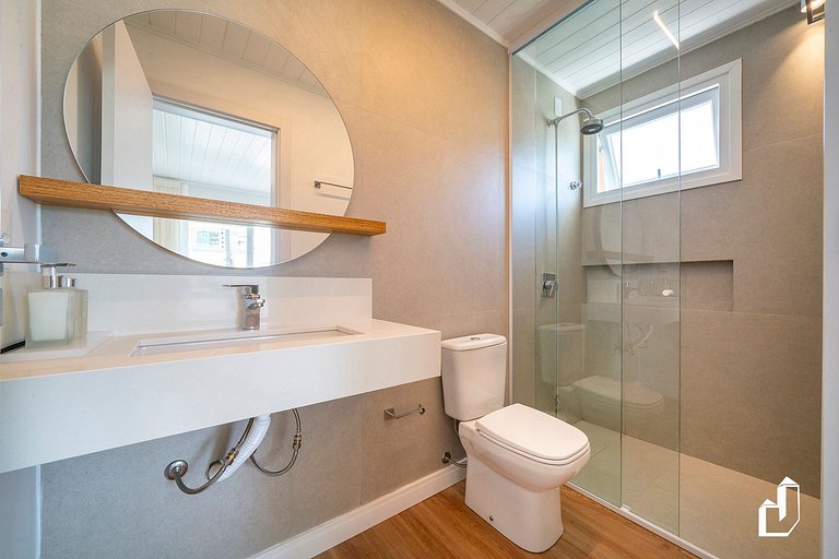 Casa com piscina, diversão e conforto em Canto Grande