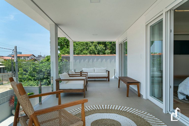 Casa com piscina, diversão e conforto em Canto Grande