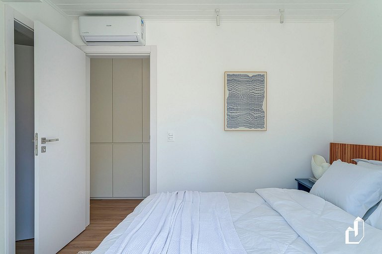 Casa com piscina, diversão e conforto em Canto Grande