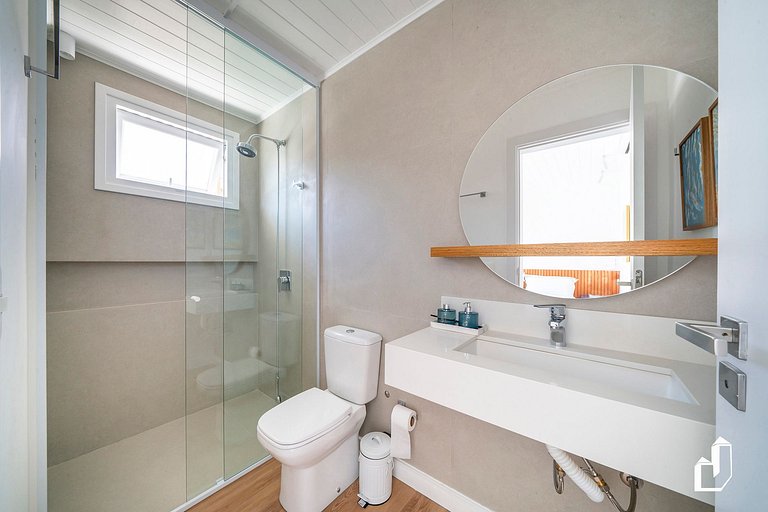 Casa com piscina, diversão e conforto em Canto Grande