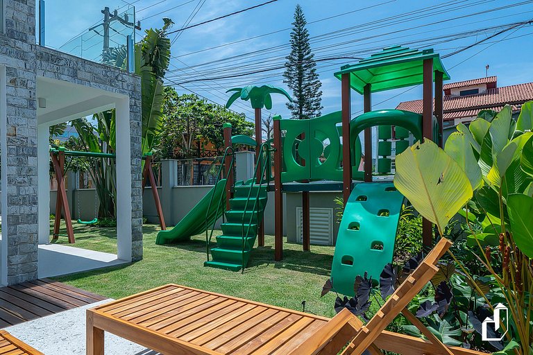 Casa com piscina, diversão e conforto em Canto Grande