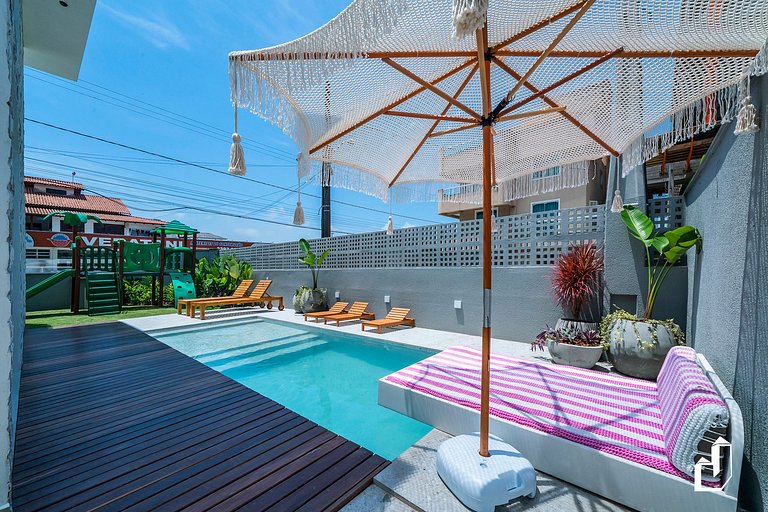 Casa com piscina, diversão e conforto em Canto Grande