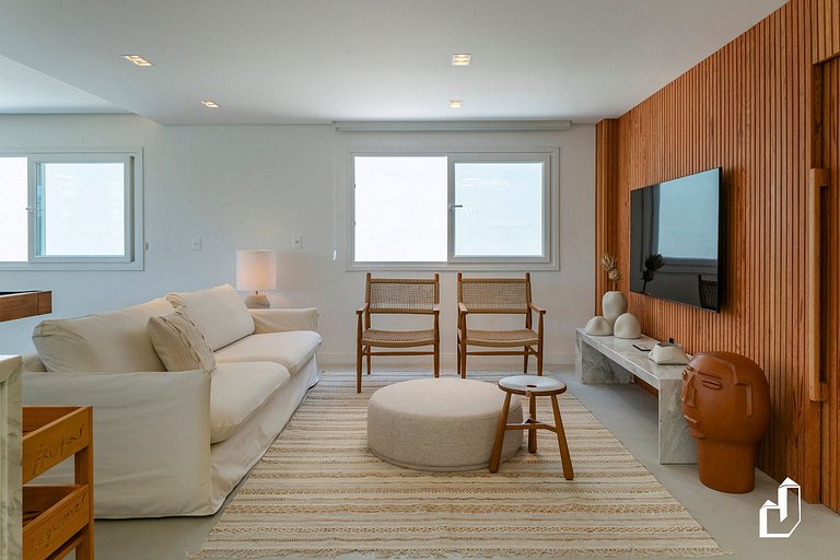 Casa com piscina, diversão e conforto em Canto Grande