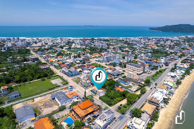 Casa com piscina, diversão e conforto em Canto Grande