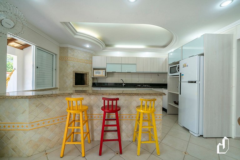 Casa com 05 Dormitórios - Ideal para Férias em Família
