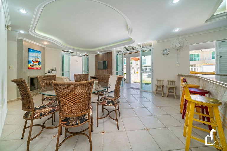 Casa com 05 Dormitórios - Ideal para Férias em Família
