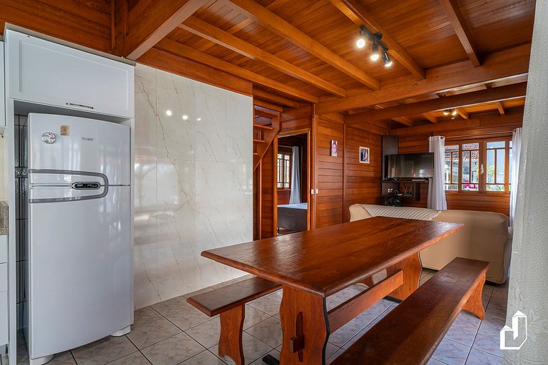 Casa com 03 dormitórios