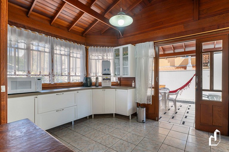 Casa com 03 dormitórios