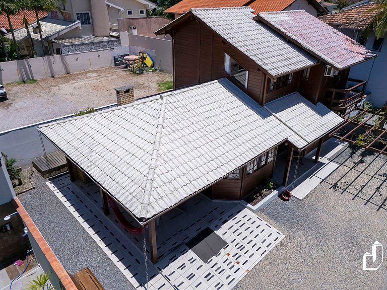 Casa com 03 dormitórios